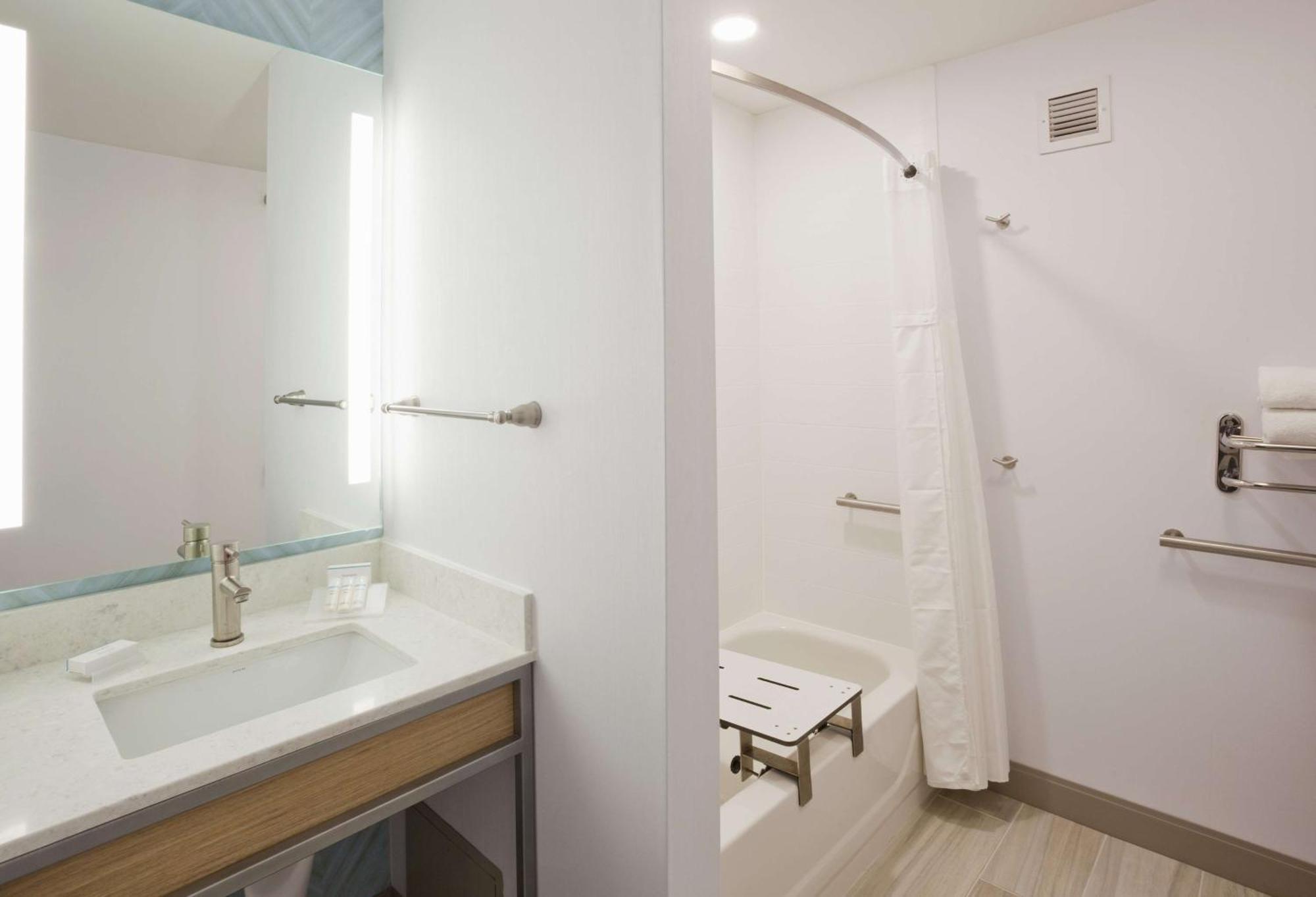 Hilton Garden Inn Minneapolis Іґан Екстер'єр фото