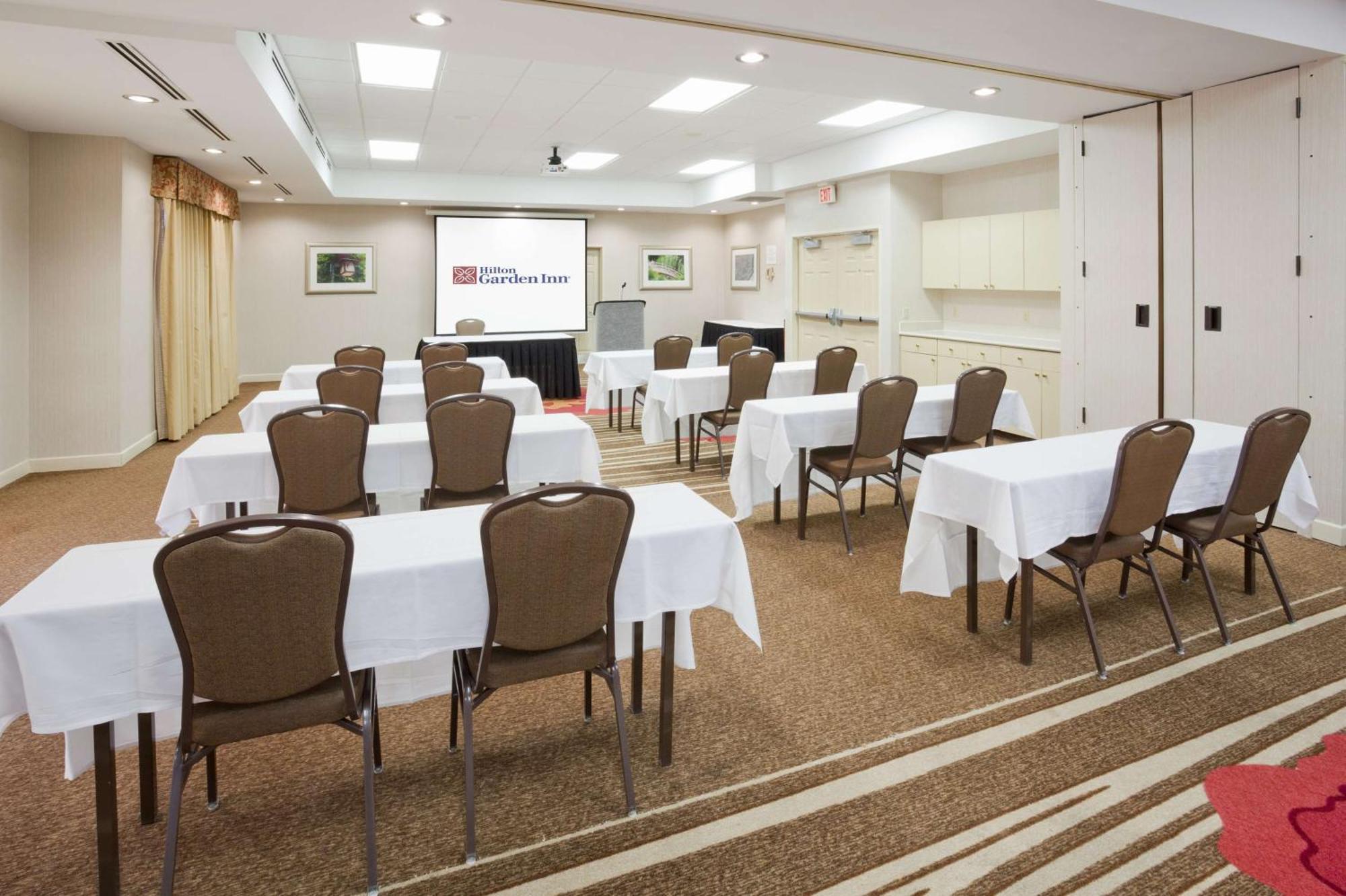 Hilton Garden Inn Minneapolis Іґан Екстер'єр фото