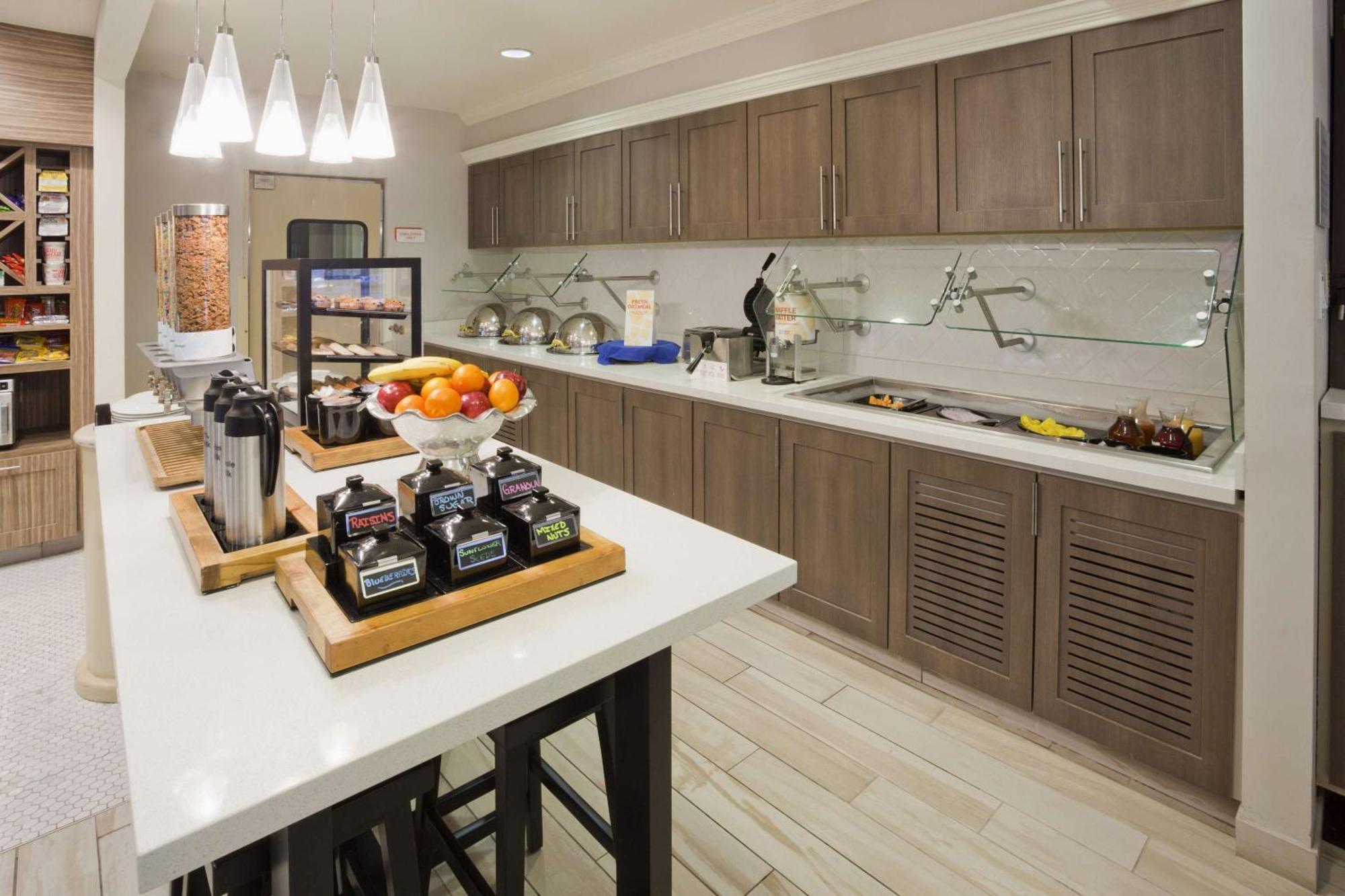 Hilton Garden Inn Minneapolis Іґан Екстер'єр фото